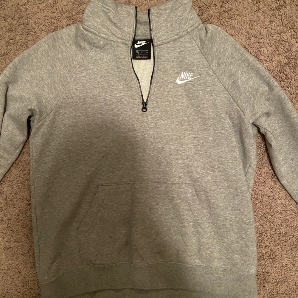 Like new, size medium